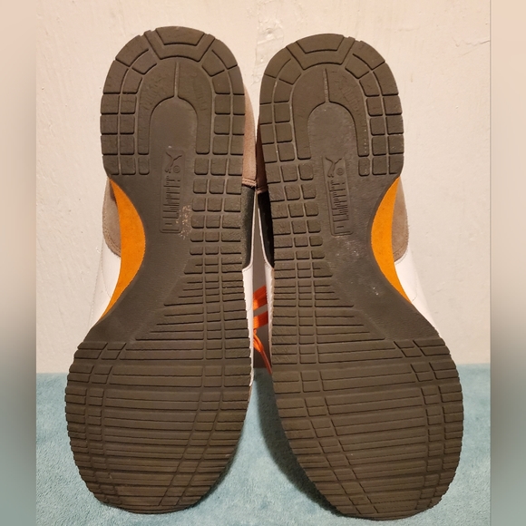 Lightly Worn Puma Sport Lifestyle Shoes - Picture 5 of 6